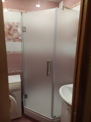 в.о., улица кораблестроителей 42/1 - душевое ограждение пятиугольное